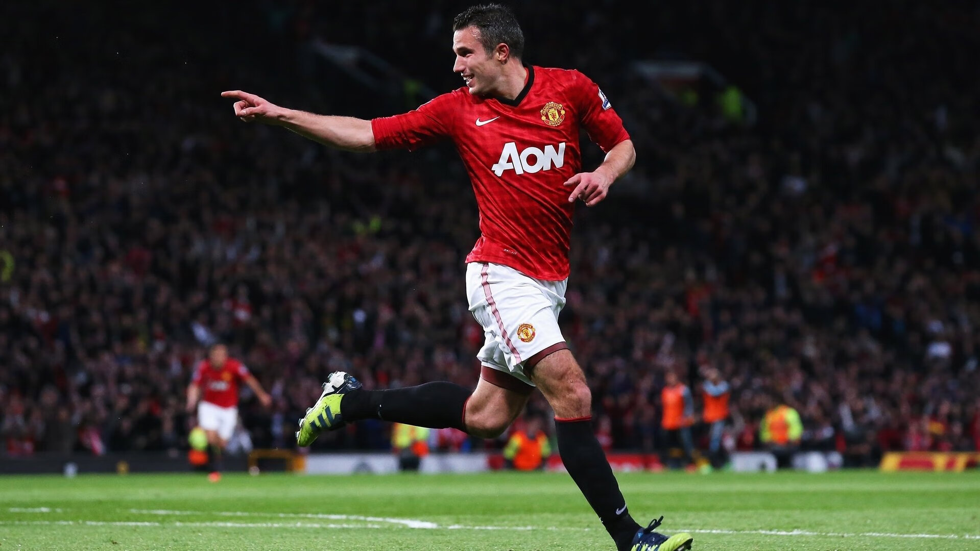 开云体育在线-当魔术师吹响哨声，乔治的英超淘汰赛与鹈鹕的隐喻